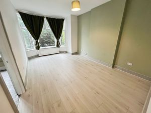 Lounge- click for photo gallery